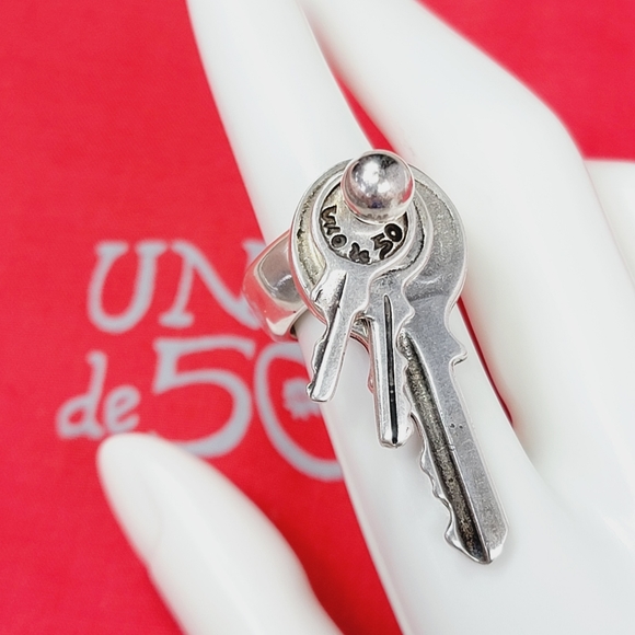 Retired/Rare Authentic Uno de 50 3 Tier Key Spinner Ring Size:6.5 - Picture 13 of 16
